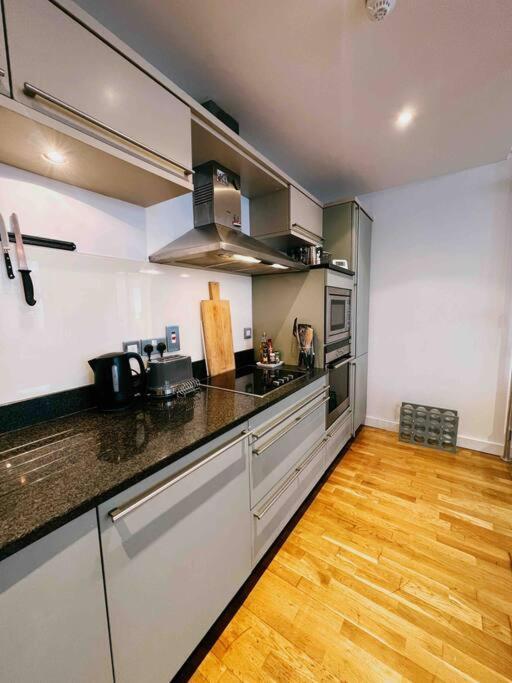 Stunning Victorian Mansion Apartment - Hosted By Agf Property - Free Parking Upon Request Hove Buitenkant foto